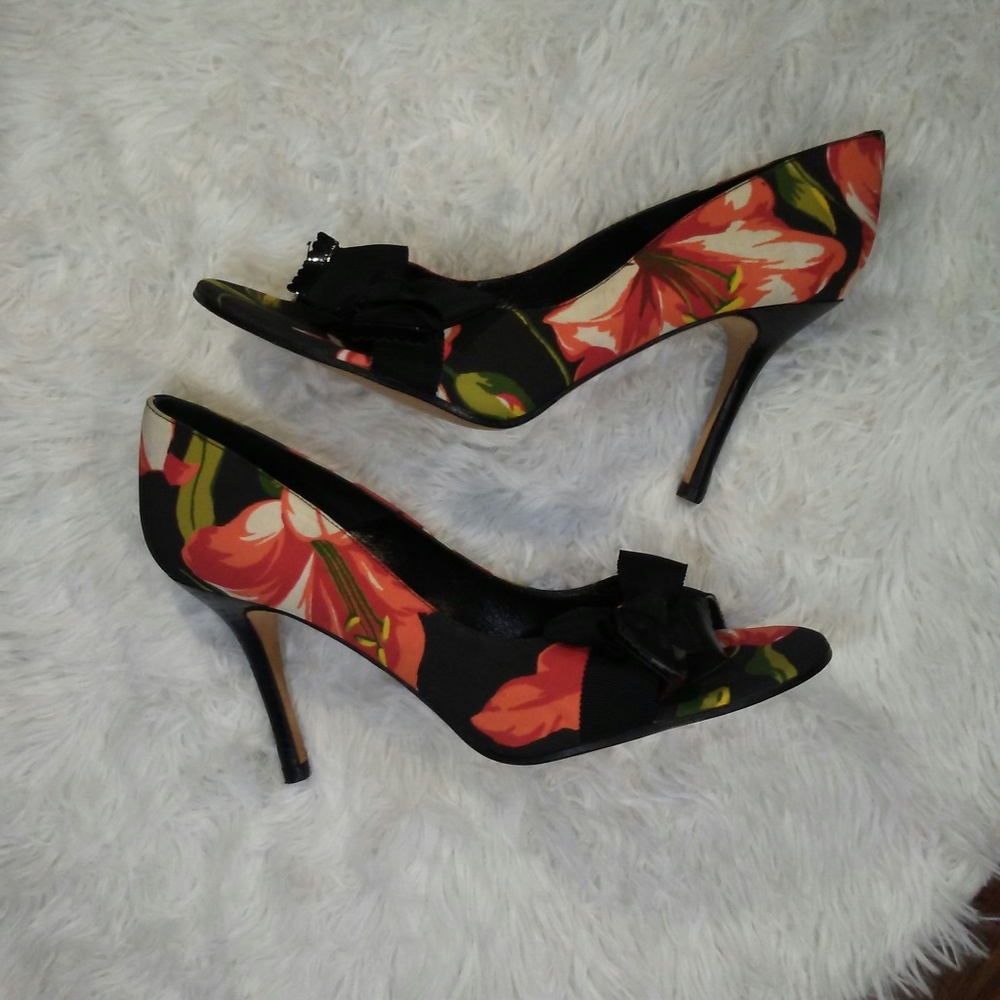 Beverly Feldman Peep Toe Floral Print Heels Sz 10